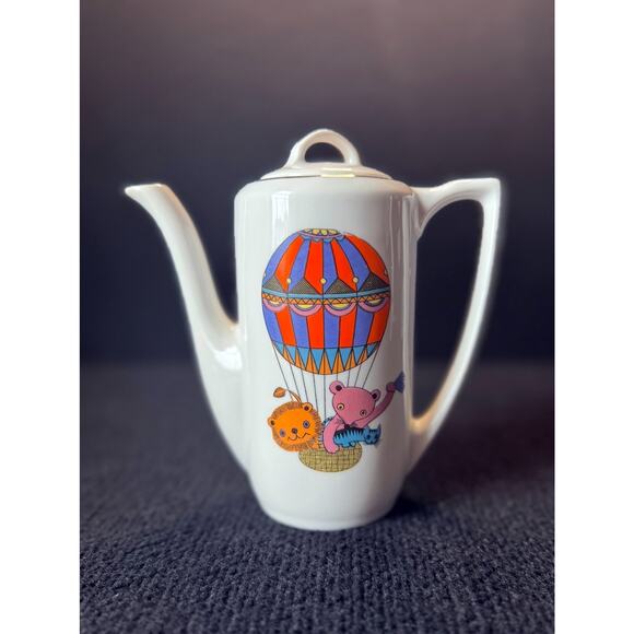 Vintage Porcelain Teapot – Hot Air Balloon with Animals – 1970s Whimsical Design - Picture 1 of 8